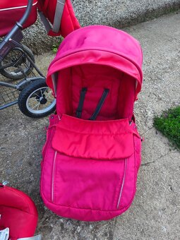 Hluboký kočárek Inglesina Sofia vínová - 9