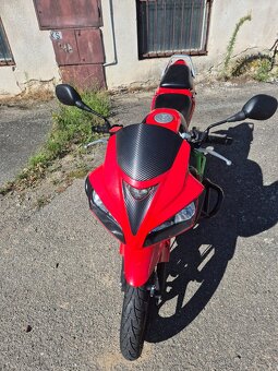 Honda CBR 125R - 9