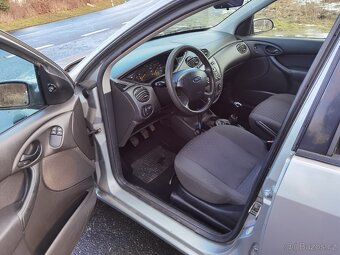 Ford focus 1.6 - 9