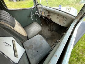 1935 Ford pickup - 9