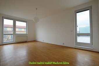 Pronájem velkého bytu s terasou, 2x park,stání, 2x sklep - 9