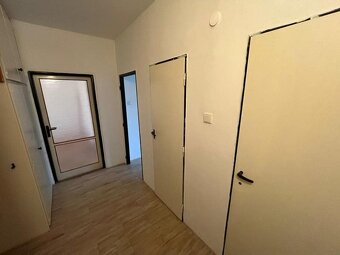 byt 2+1 s balkonem - 9
