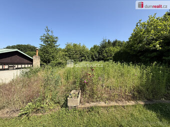 Prodej zahrady se zahradní chatkou o rozloze 420 m2 - Kralup - 9