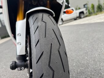 Yamaha YZR-R1 RN19 - 9