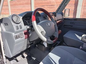 Land Cruiser 79 VDJ 4,5TD V8, 200PS, 4x4 Pick Up, NAVIGACE - 9