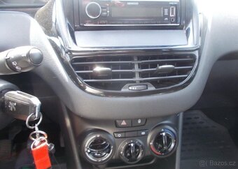 Peugeot 208 1,4HDI koup nové ČR ,113 000km nafta manuál - 9