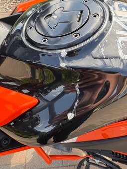 Prodám KTM Duke 125 (2018) – možnost odpočtu DPH - 9
