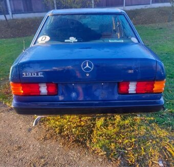 Mercedes-Benz 190E - 9