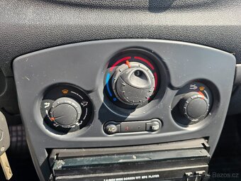 Clio 1,2i 48KW 2010 ČR 87tkm, klima, rádio, SERVO, STK, - 9