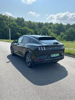 Ford Mustang Mach-E 98kWh RWD Premium - 9