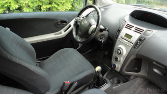 Toyota Yaris 1.3i 64kw rok 2006 STK 11/2025 Euro4 - 9