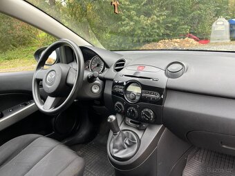 MAZDA 2 1.4i - 9