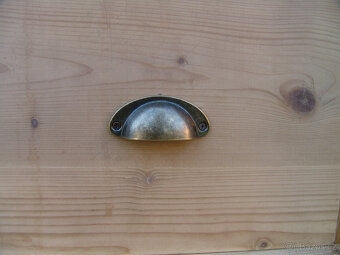 Starožitná  skřínka, špajzka - 9