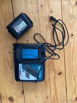 MAKITA DCL286FRF Bezuhlíkový aku tyčový vysavač (18V/1x3,0Ah - 9