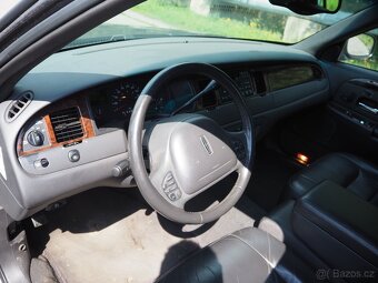 Lincoln Town Car 4.6 klima, kůže, automat - 9