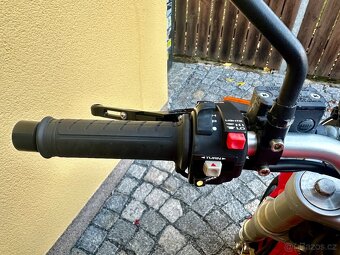 Ducati monster 900 - 9