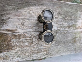 divadelni kukatko dalekohled - 9