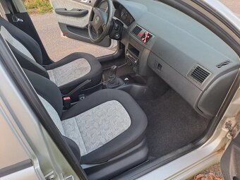 Škoda Fabia 1 1,4 16V - 9