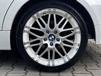 BMW Řada 3 E90 320i 110kW Sedan Navi Aut. klima Šíbr ALU R18 - 9