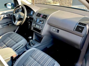 Volkswagen Touran 1.6 TDi Cross, výhřev, Bi-xenony, senzory - 9