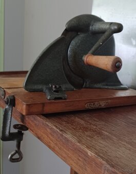 Kráječ chleba - 9