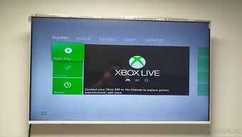 Xbox 360 Slim lesklá - 9