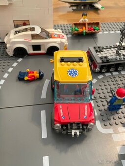 LEGO City – velké město (sety 60233 + 60154 + 60246 + další) - 9
