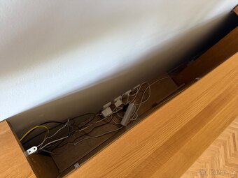 Dubová policová skříň na míru vyrobená PRAHA - 9