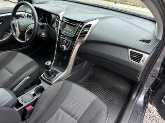 Hyundai i30 1.6i - 9