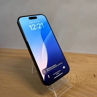 iPhone 15 Pro 128GB, černý, eSIM (12 měsíců záruka) - 9