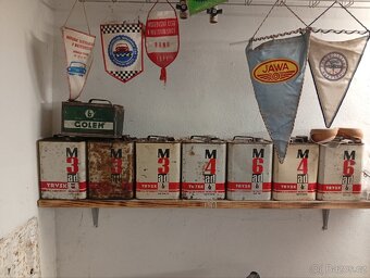 Retro plechovky a dekorace - 9