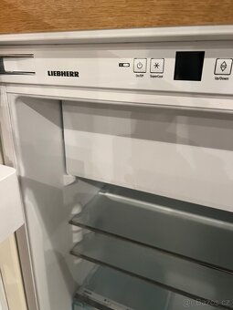 Rustikální kuchyň se všemi spotřebiči - 9