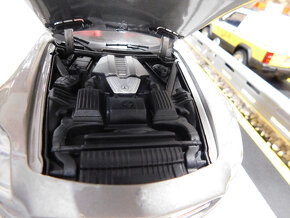 model auta Mercedes  SLS AMG  1:18 - 9