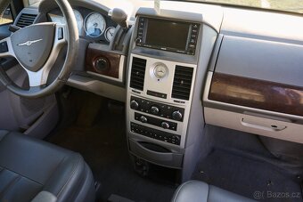 CHRYSLER TOWN & COUNTRY TOURING 2010 - 9