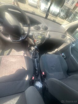 Ford Focus 2000 - 9