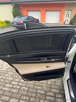 BMW 740i - 9