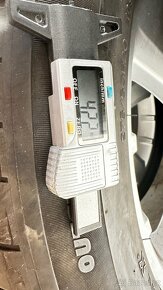 MERCEDES GL ML R20' ORIG ALU KOLA 275/50/20 4MM - 9