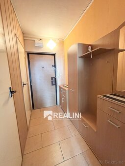 Pronájem bytu 1+kk, o výměře 31 m2 se zasklenou lodžií v Ka - 9