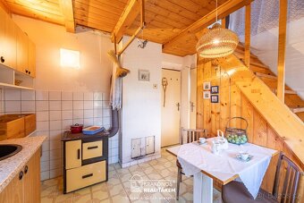 PRODEJ CHATY S VELKOU ZAHRADOU POD KŘIVÝM 2301 - 9