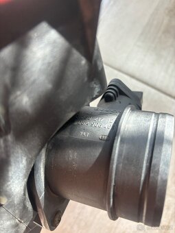 Víko ventilů,váha vzduchu - 9