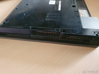 Dell M4400 na díly. - 9
