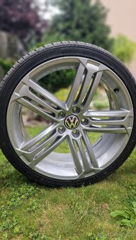 R-line alu VW Talladega r19 + letní pneu - 9
