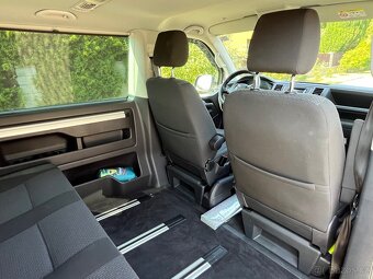 VW Multivan T6, 7 míst, STK do 5/2027,"dobrou noc" paket - 9