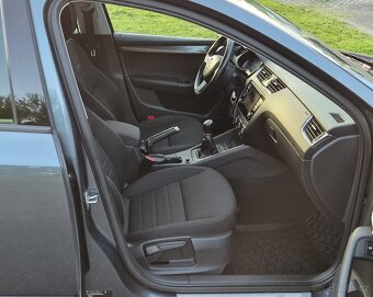 Škoda Octavia 3. Scout 4x4 2.0 TDI 110 KW 1 maj serv kniha. - 9