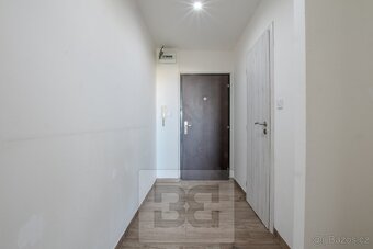Pronájem byty 1+kk, 27 m2 - Praha - Háje, ev.č. N08115 - 9