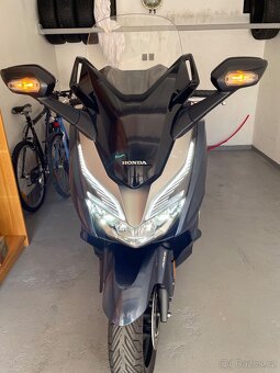 Honda Forza 300 - 9