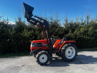 Malotraktor Kubota GL27 s čelním nakladačem - 9