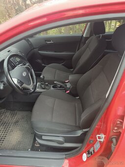 Hyundai i30 1.4 2008 - 9