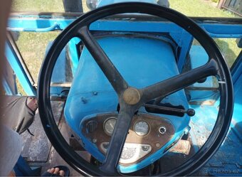 Prodám funkční garážovaný traktor Zetor 4611, r. v. 1969 - 9