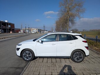 HYUNDAI KONA ELECTRIC 150KW 64kWh,12/2021, ZARUKA, PŮVOD ČR - 9
